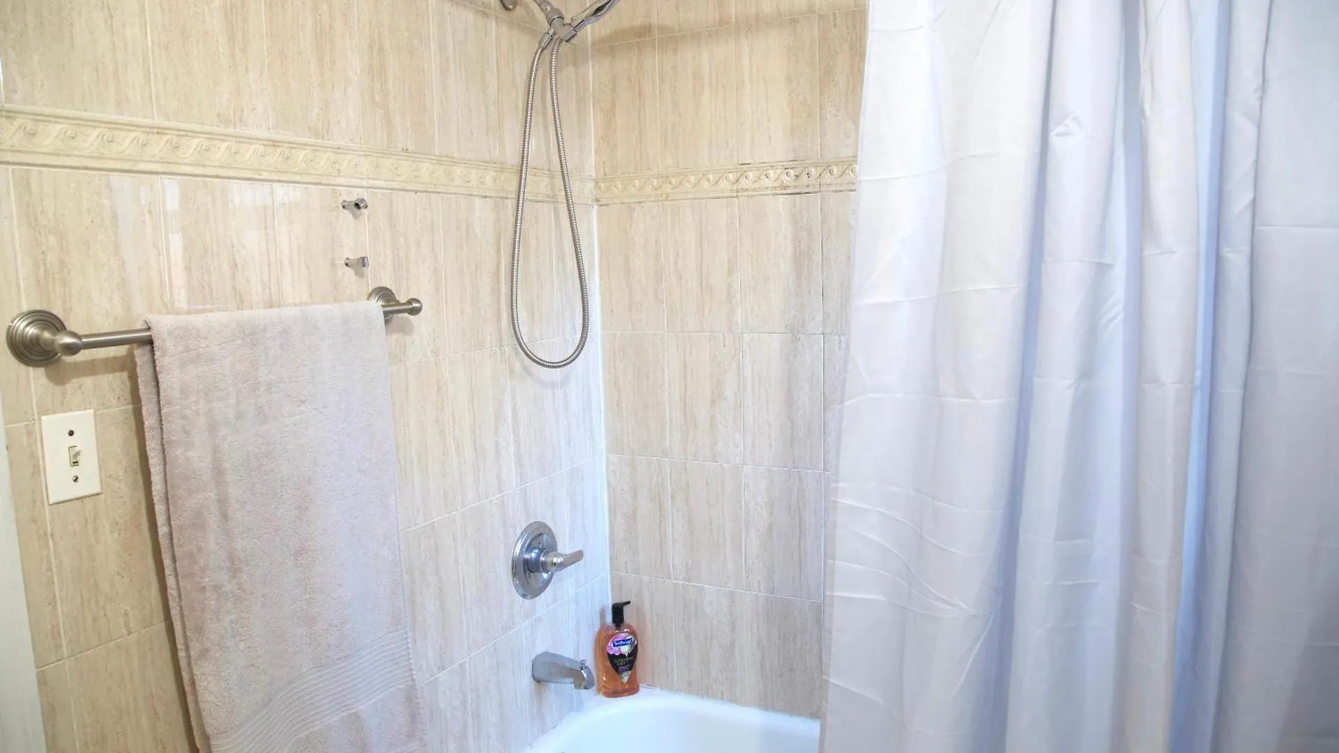 Brightonbeach2-Room W Beach & Balcony Нью-Йорк Проживание в семье